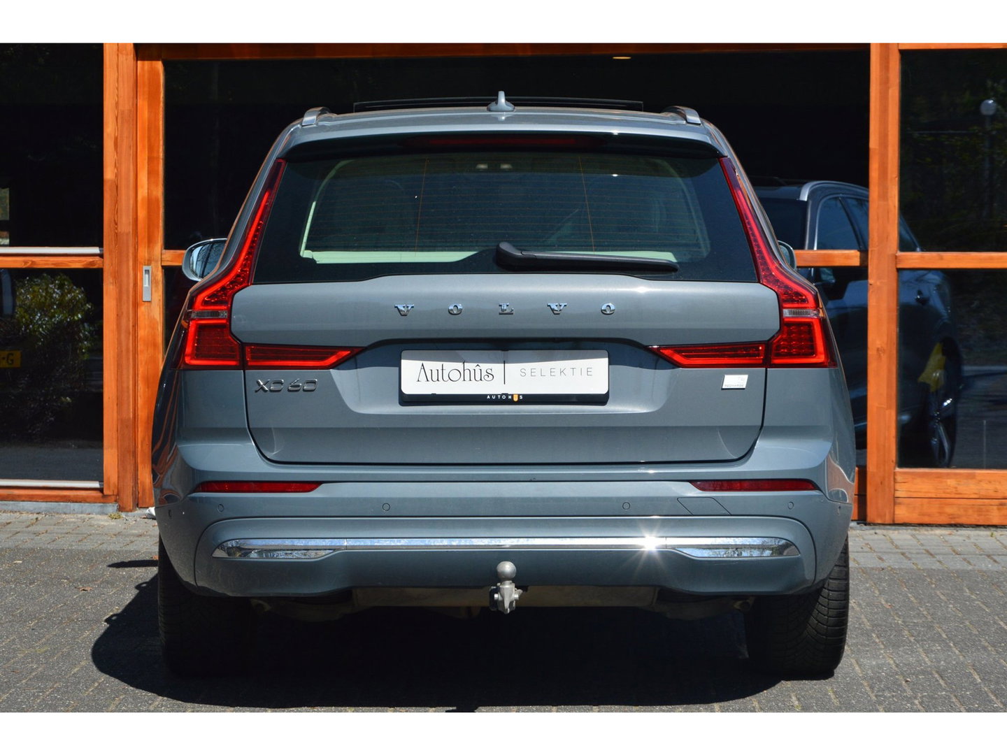 Volvo XC60 T6 Hybride AWD Ultimate Bright LONG RANGE | Luchtvering | Massage | Head-Up Display | Stoelventilatie | Panoramadak |