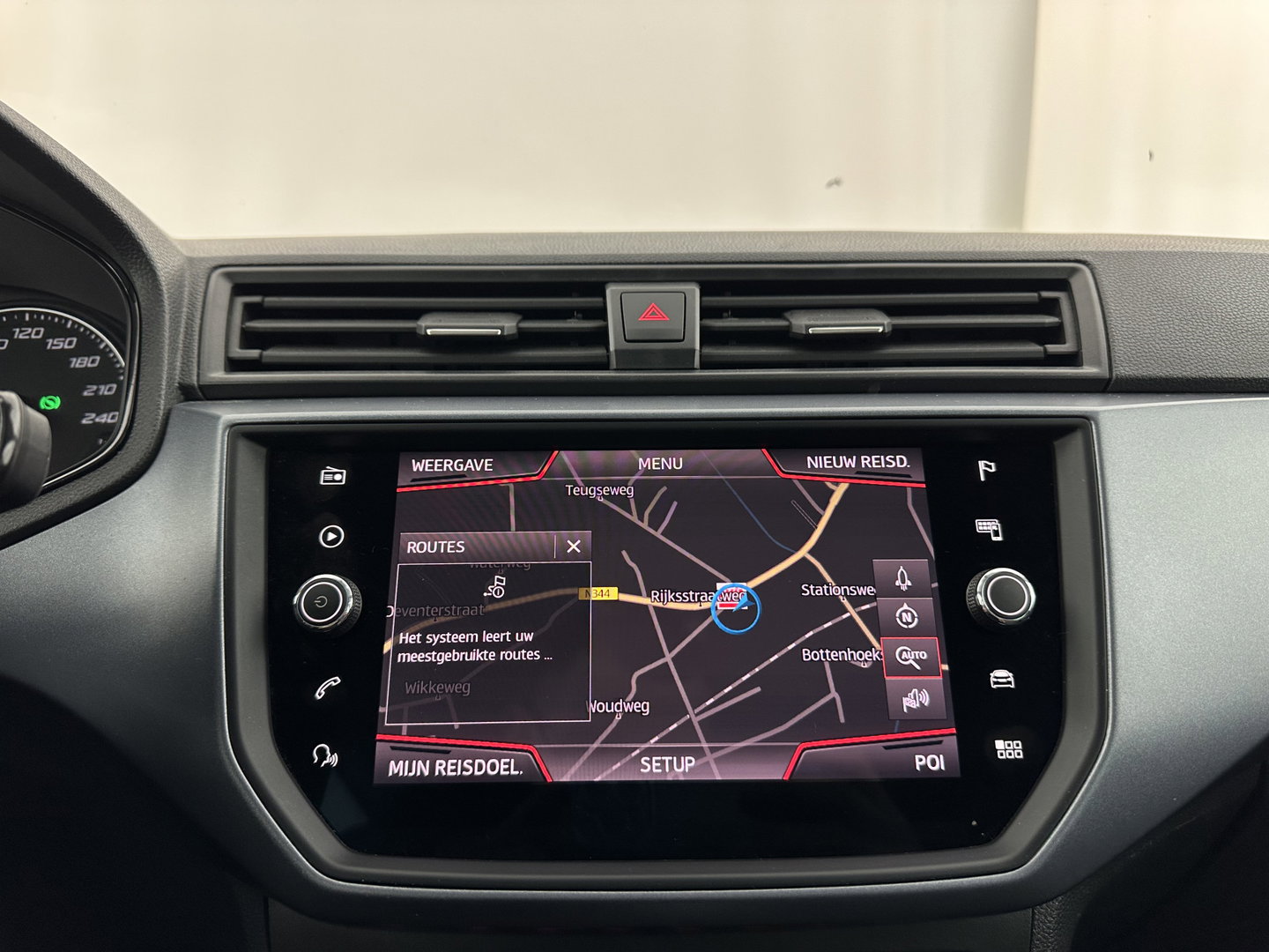 SEAT Arona 1.0 TSI Style Business Intense (INCL.BTW) Aut. *ADAPTIVE-CRUISE | NAVI-FULLMAP | KEYLESS | CAMERA | DAB | CARPLAY | PRIVACY-GLASS | ECC | PDC | 16''ALU*