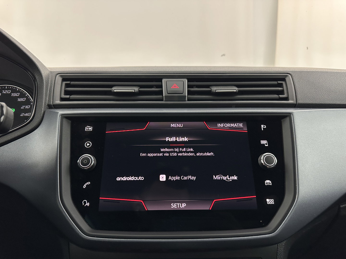 SEAT Arona 1.0 TSI Style Business Intense (INCL.BTW) Aut. *ADAPTIVE-CRUISE | NAVI-FULLMAP | KEYLESS | CAMERA | DAB | CARPLAY | PRIVACY-GLASS | ECC | PDC | 16''ALU*