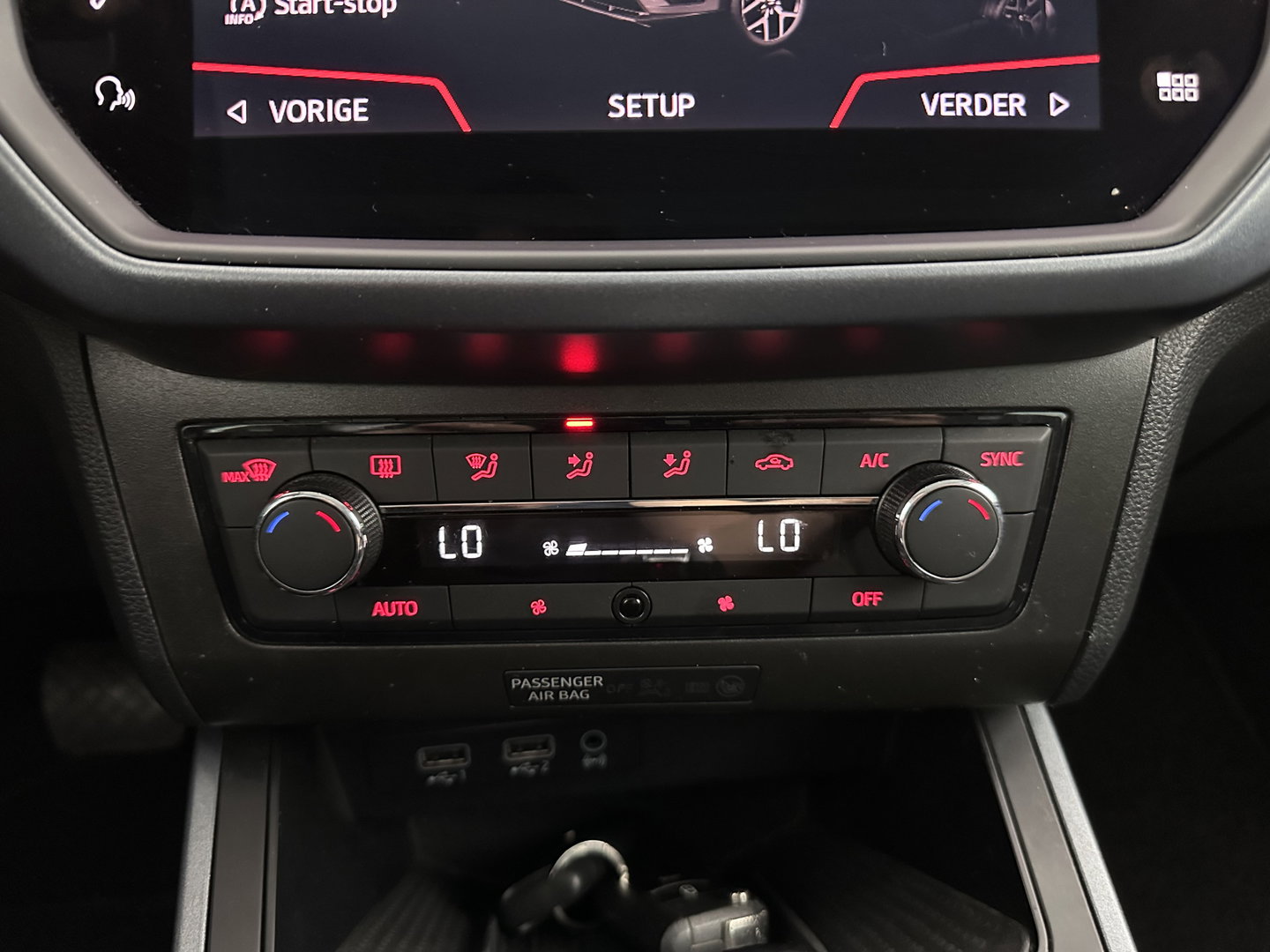 SEAT Arona 1.0 TSI Style Business Intense (INCL.BTW) Aut. *ADAPTIVE-CRUISE | NAVI-FULLMAP | KEYLESS | CAMERA | DAB | CARPLAY | PRIVACY-GLASS | ECC | PDC | 16''ALU*