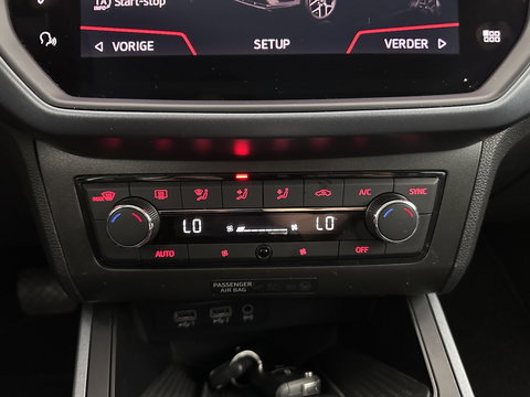 SEAT Arona 1.0 TSI Style Business Intense (INCL.BTW) Aut. *ADAPTIVE-CRUISE | NAVI-FULLMAP | KEYLESS | CAMERA | DAB | CARPLAY | PRIVACY-GLASS | ECC | PDC | 16''ALU*