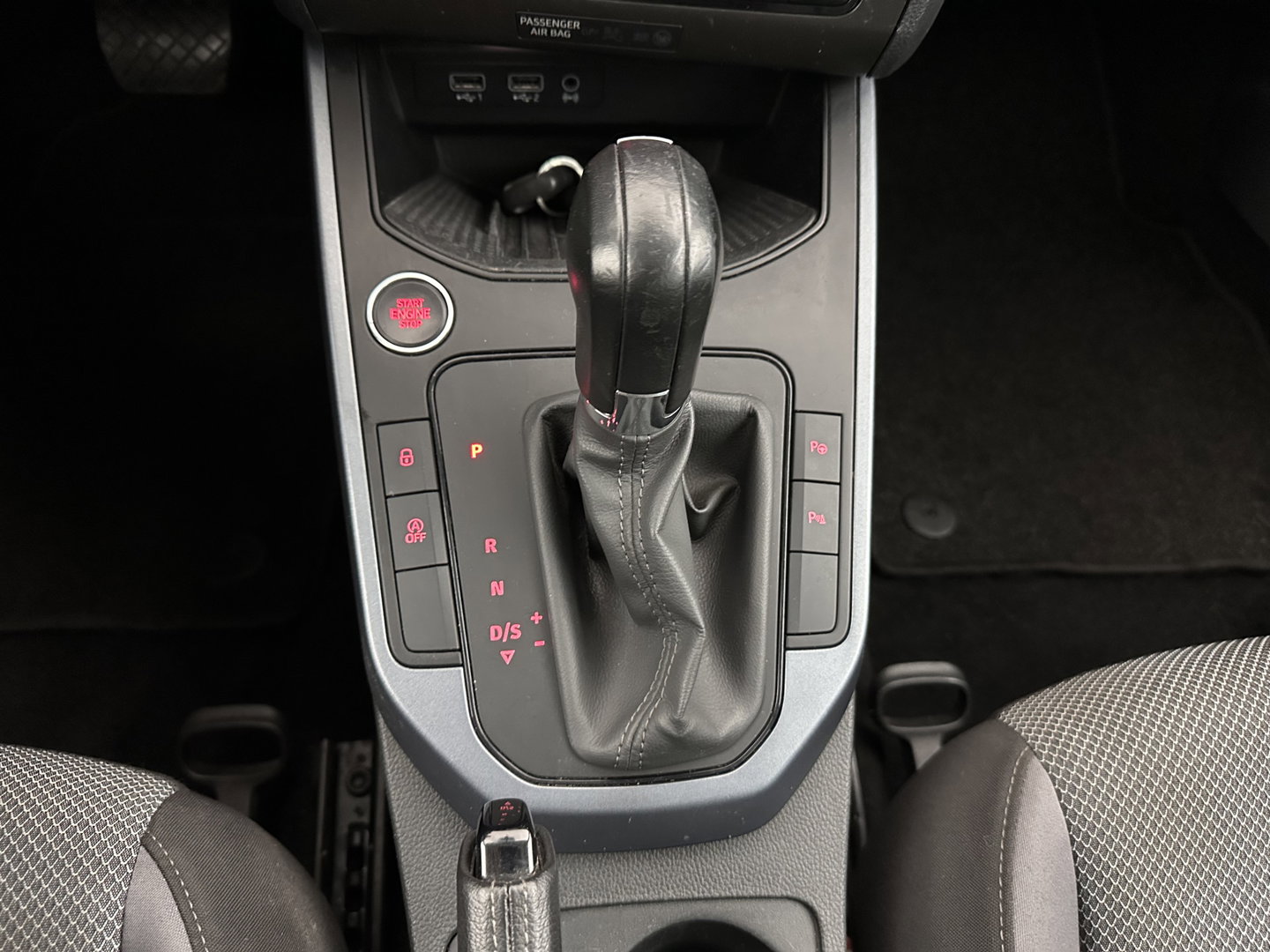 SEAT Arona 1.0 TSI Style Business Intense (INCL.BTW) Aut. *ADAPTIVE-CRUISE | NAVI-FULLMAP | KEYLESS | CAMERA | DAB | CARPLAY | PRIVACY-GLASS | ECC | PDC | 16''ALU*