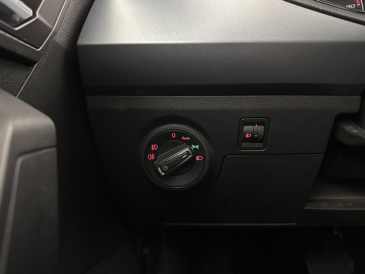 SEAT Arona 1.0 TSI Style Business Intense (INCL.BTW) Aut. *ADAPTIVE-CRUISE | NAVI-FULLMAP | KEYLESS | CAMERA | DAB | CARPLAY | PRIVACY-GLASS | ECC | PDC | 16''ALU*