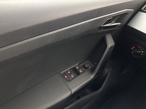 SEAT Arona 1.0 TSI Style Business Intense (INCL.BTW) Aut. *ADAPTIVE-CRUISE | NAVI-FULLMAP | KEYLESS | CAMERA | DAB | CARPLAY | PRIVACY-GLASS | ECC | PDC | 16''ALU*