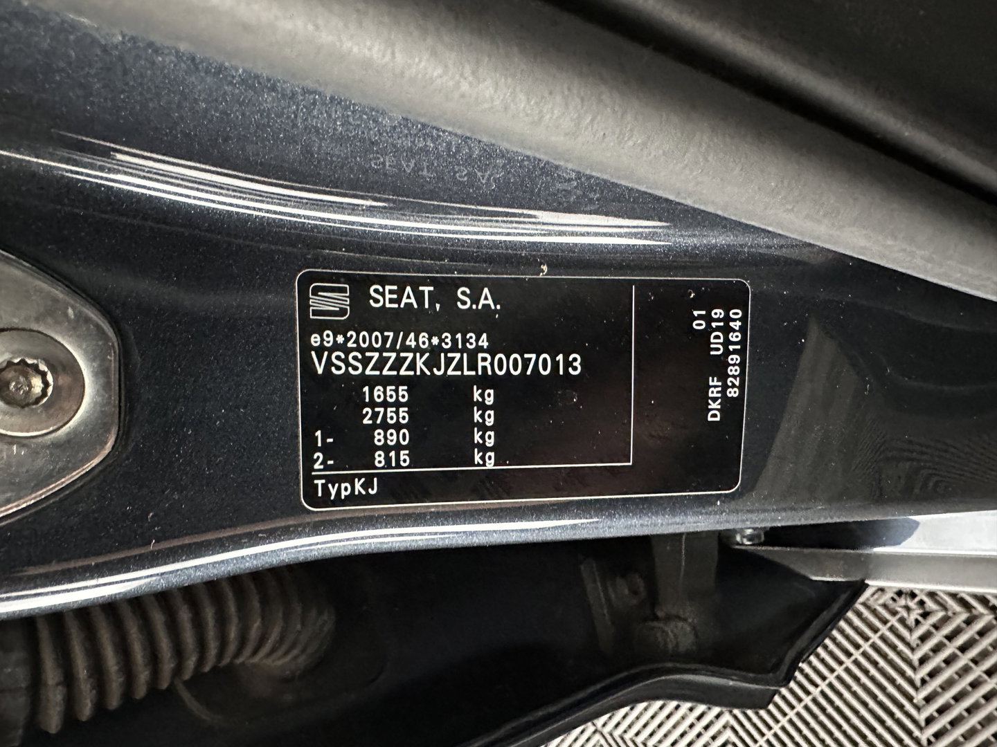 SEAT Arona 1.0 TSI Style Business Intense (INCL.BTW) Aut. *ADAPTIVE-CRUISE | NAVI-FULLMAP | KEYLESS | CAMERA | DAB | CARPLAY | PRIVACY-GLASS | ECC | PDC | 16''ALU*