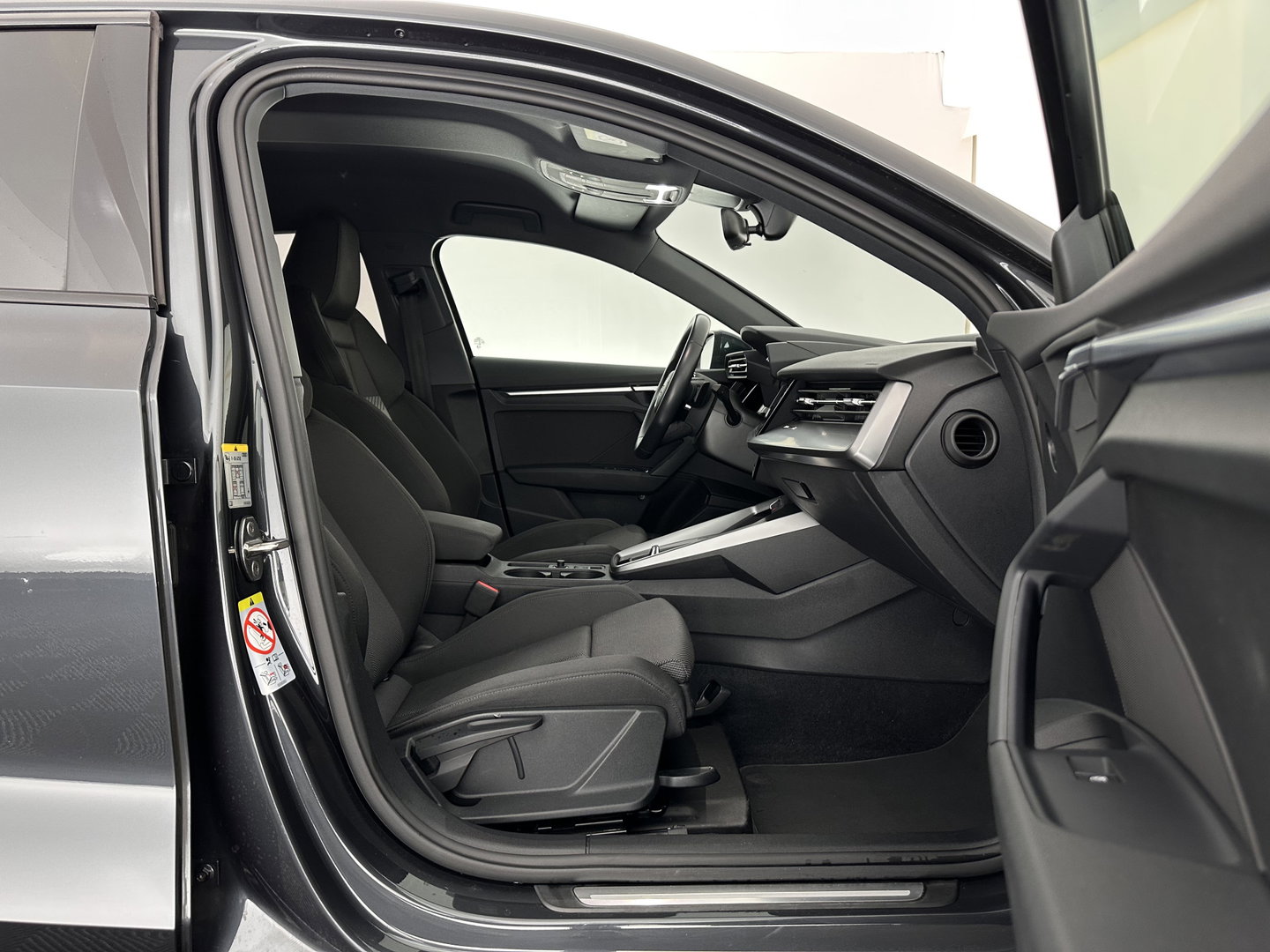 Audi A3 Limousine 30 TFSI Advanced edition (INCL.BTW) Aut. *FULL-LED | ADAPTIVE-CRUISE | DIGI-COCKPIT | SPORT-SEATS | NAVI-FULLMAP | PRIVACY-GLASS | SHIFT-PADDLES | DAB | ECC | PDC | 19''ALU*