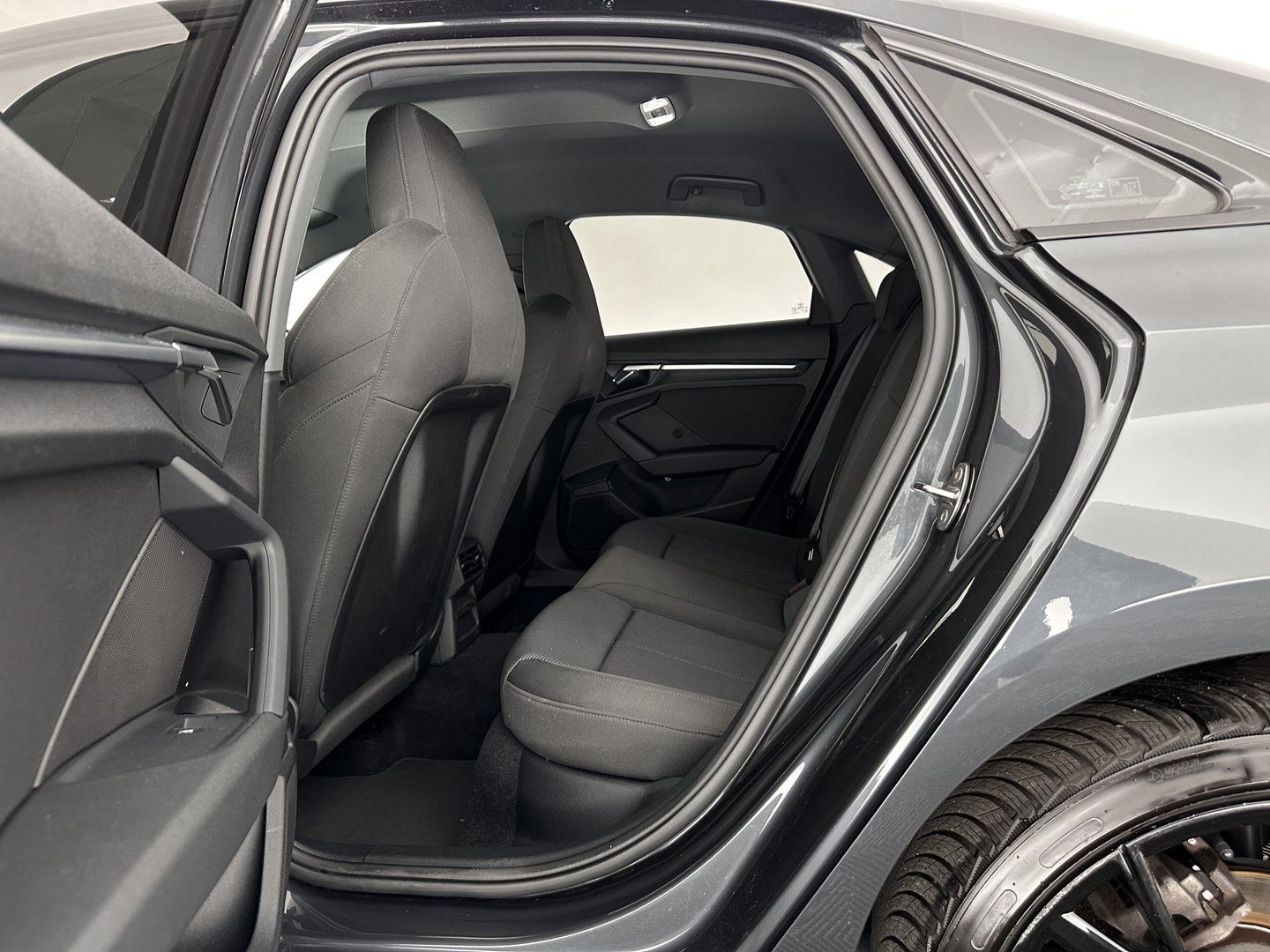 Audi A3 Limousine 30 TFSI Advanced edition (INCL.BTW) Aut. *FULL-LED | ADAPTIVE-CRUISE | DIGI-COCKPIT | SPORT-SEATS | NAVI-FULLMAP | PRIVACY-GLASS | SHIFT-PADDLES | DAB | ECC | PDC | 19''ALU*