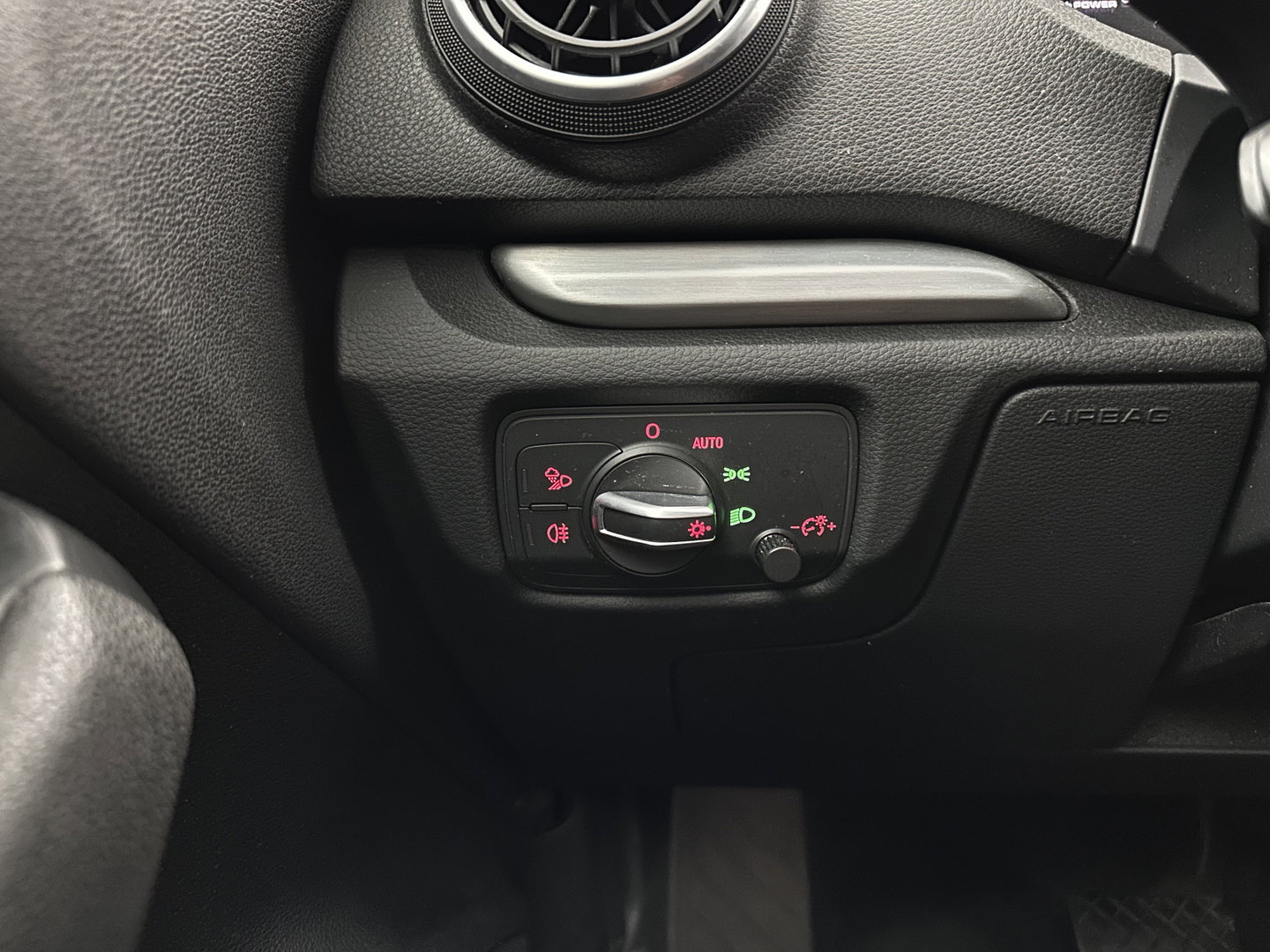 Audi A3 Sportback 1.4 e-tron PHEV Ambition Pro Line plus Aut. *LEATHER-FABRIC | HEATED-SPORTSEATS | FULL-LED | KEYLESS | AUDI-SOUND | NAVI-FULLMAP | PRIVACY-GLASS | SHIFT-PADDLES | ECC | PDC | CRUISE | 18''ALU*