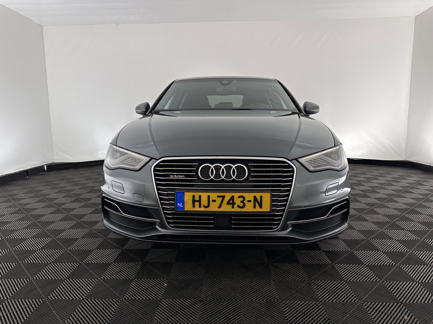 Audi A3 Sportback 1.4 e-tron PHEV Ambition Pro Line plus Aut. *LEATHER-FABRIC | HEATED-SPORTSEATS | FULL-LED | KEYLESS | AUDI-SOUND | NAVI-FULLMAP | PRIVACY-GLASS | SHIFT-PADDLES | ECC | PDC | CRUISE | 18''ALU*