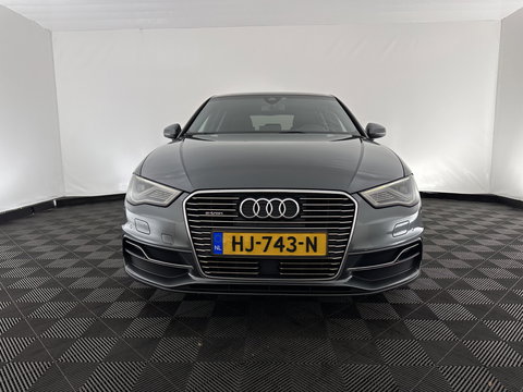 Audi A3 Sportback 1.4 e-tron PHEV Ambition Pro Line plus Aut. *LEATHER-FABRIC | HEATED-SPORTSEATS | FULL-LED | KEYLESS | AUDI-SOUND | NAVI-FULLMAP | PRIVACY-GLASS | SHIFT-PADDLES | ECC | PDC | CRUISE | 18''ALU*