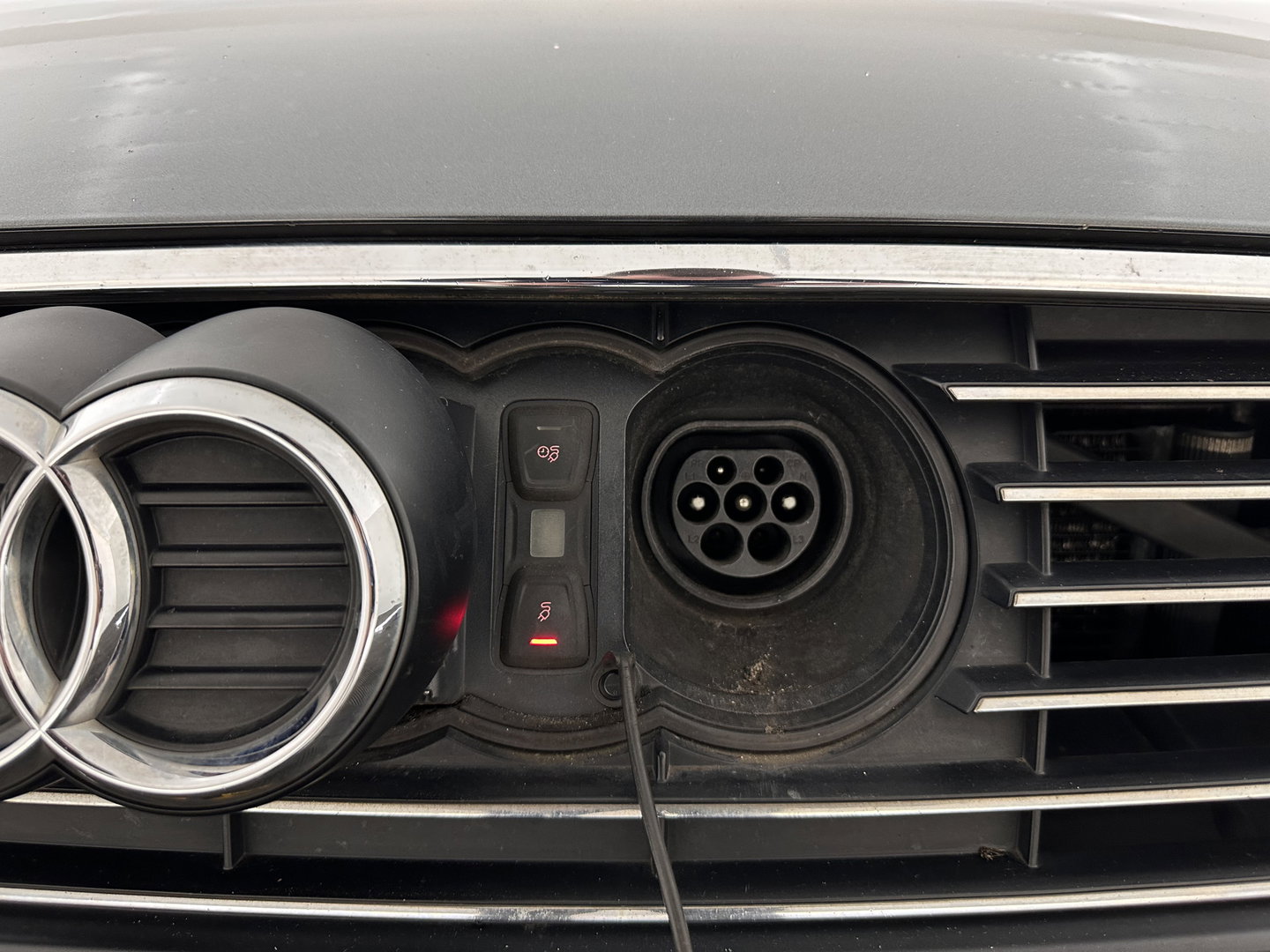 Audi A3 Sportback 1.4 e-tron PHEV Ambition Pro Line plus Aut. *LEATHER-FABRIC | HEATED-SPORTSEATS | FULL-LED | KEYLESS | AUDI-SOUND | NAVI-FULLMAP | PRIVACY-GLASS | SHIFT-PADDLES | ECC | PDC | CRUISE | 18''ALU*