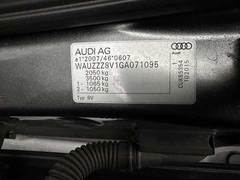 Audi A3 Sportback 1.4 e-tron PHEV Ambition Pro Line plus Aut. *LEATHER-FABRIC | HEATED-SPORTSEATS | FULL-LED | KEYLESS | AUDI-SOUND | NAVI-FULLMAP | PRIVACY-GLASS | SHIFT-PADDLES | ECC | PDC | CRUISE | 18''ALU*