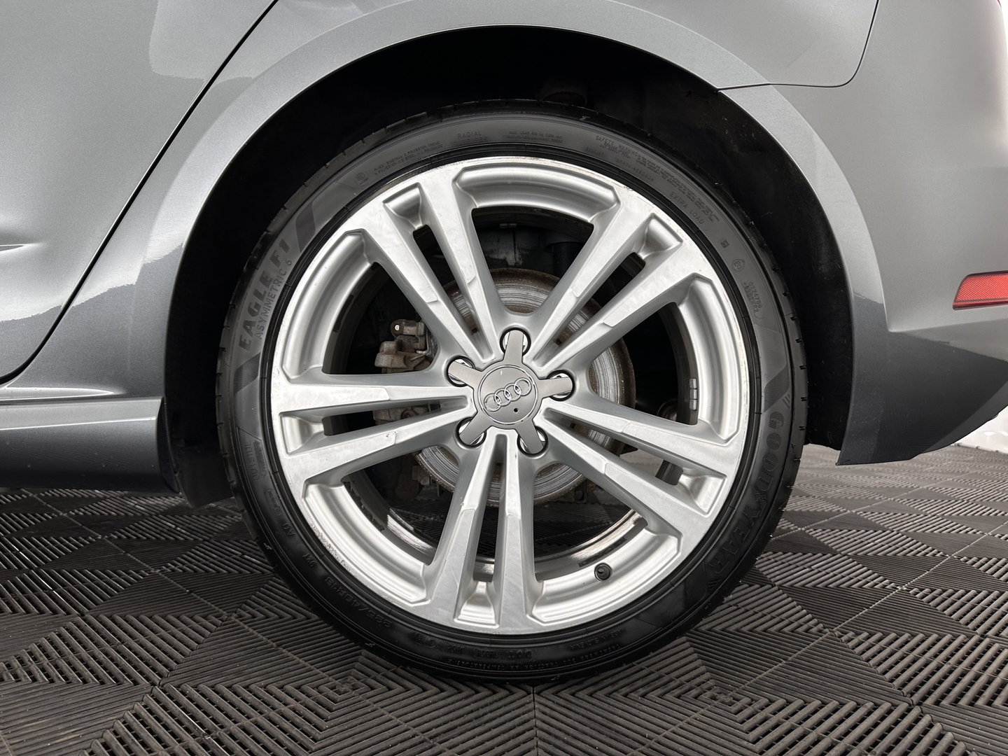 Audi A3 Sportback 1.4 e-tron PHEV Ambition Pro Line plus Aut. *LEATHER-FABRIC | HEATED-SPORTSEATS | FULL-LED | KEYLESS | AUDI-SOUND | NAVI-FULLMAP | PRIVACY-GLASS | SHIFT-PADDLES | ECC | PDC | CRUISE | 18''ALU*