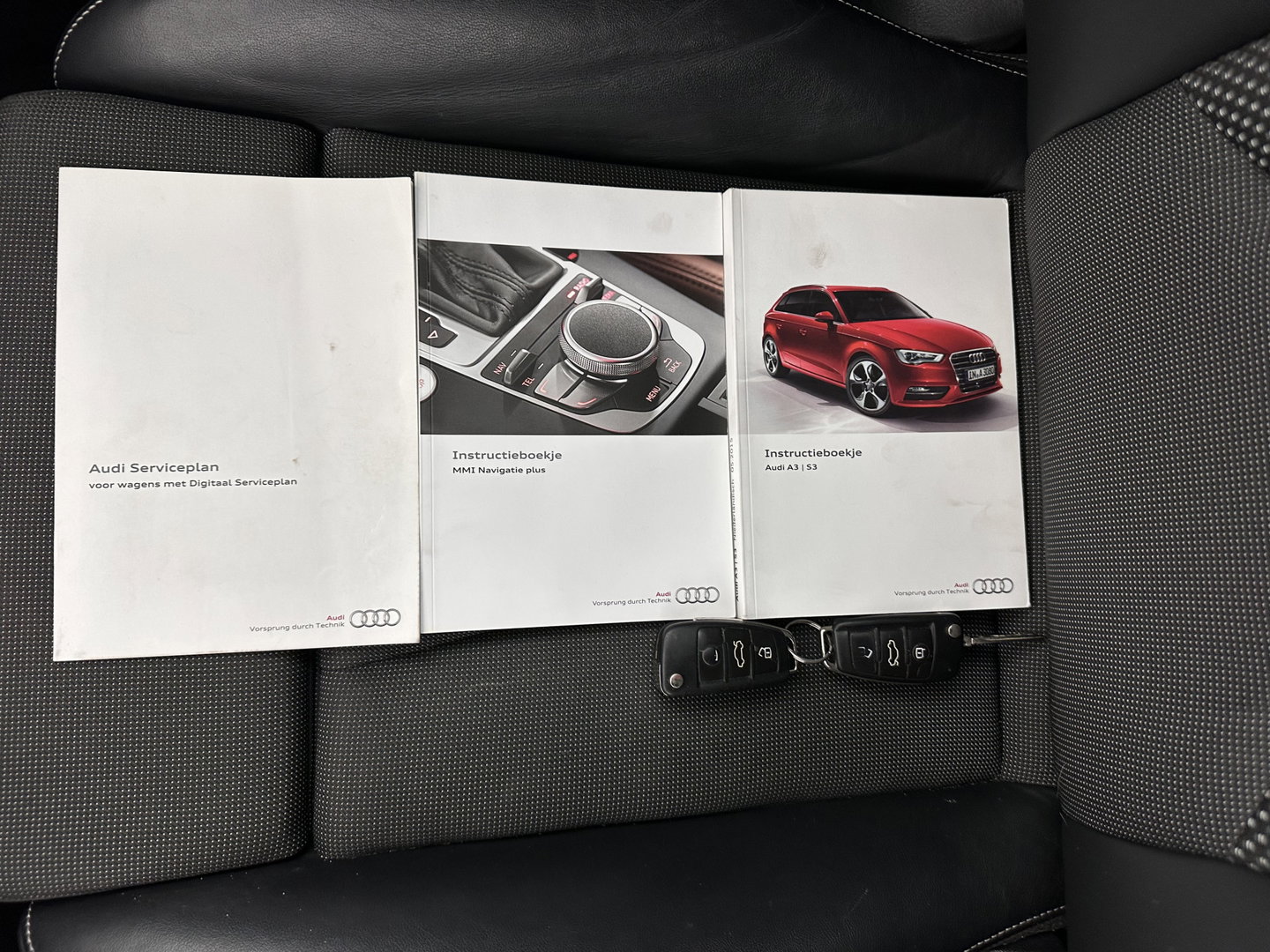 Audi A3 Sportback 1.4 e-tron PHEV Ambition Pro Line plus Aut. *LEATHER-FABRIC | HEATED-SPORTSEATS | FULL-LED | KEYLESS | AUDI-SOUND | NAVI-FULLMAP | PRIVACY-GLASS | SHIFT-PADDLES | ECC | PDC | CRUISE | 18''ALU*