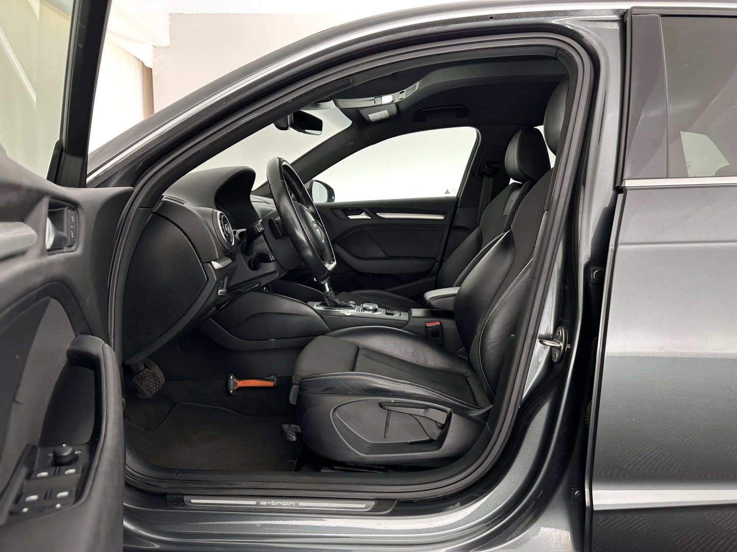 Audi A3 Sportback 1.4 e-tron PHEV Ambition Pro Line plus Aut. *LEATHER-FABRIC | HEATED-SPORTSEATS | FULL-LED | KEYLESS | AUDI-SOUND | NAVI-FULLMAP | PRIVACY-GLASS | SHIFT-PADDLES | ECC | PDC | CRUISE | 18''ALU*