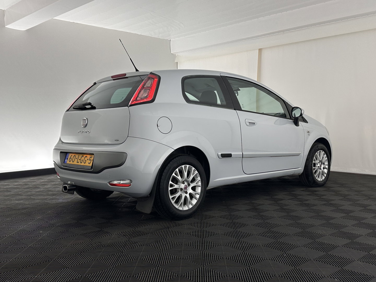 Fiat Punto Evo 1.2 Dynamic *AIRCO | CRUISE | COMFORT-SEATS | 15''ALU*