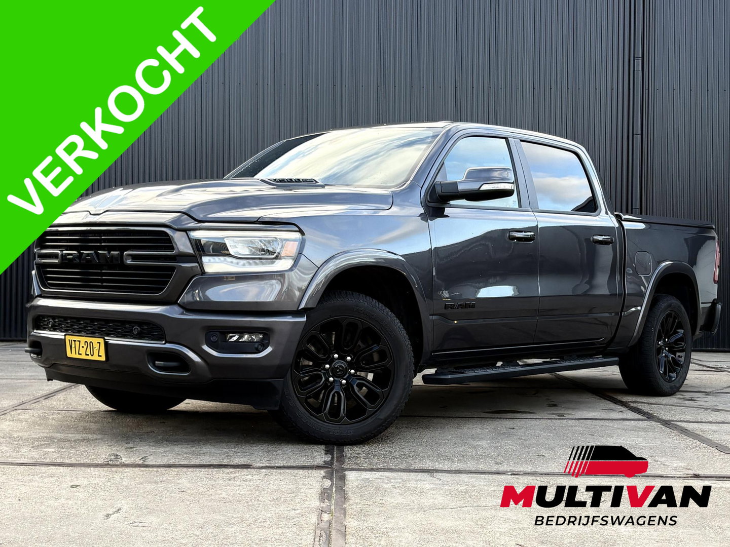 Dodge Ram Pick-Up 1500 5.7 V8 4x4 Crew Cab Laramie | GROOT SCHERM | NIGHT PACK | LAGE KM