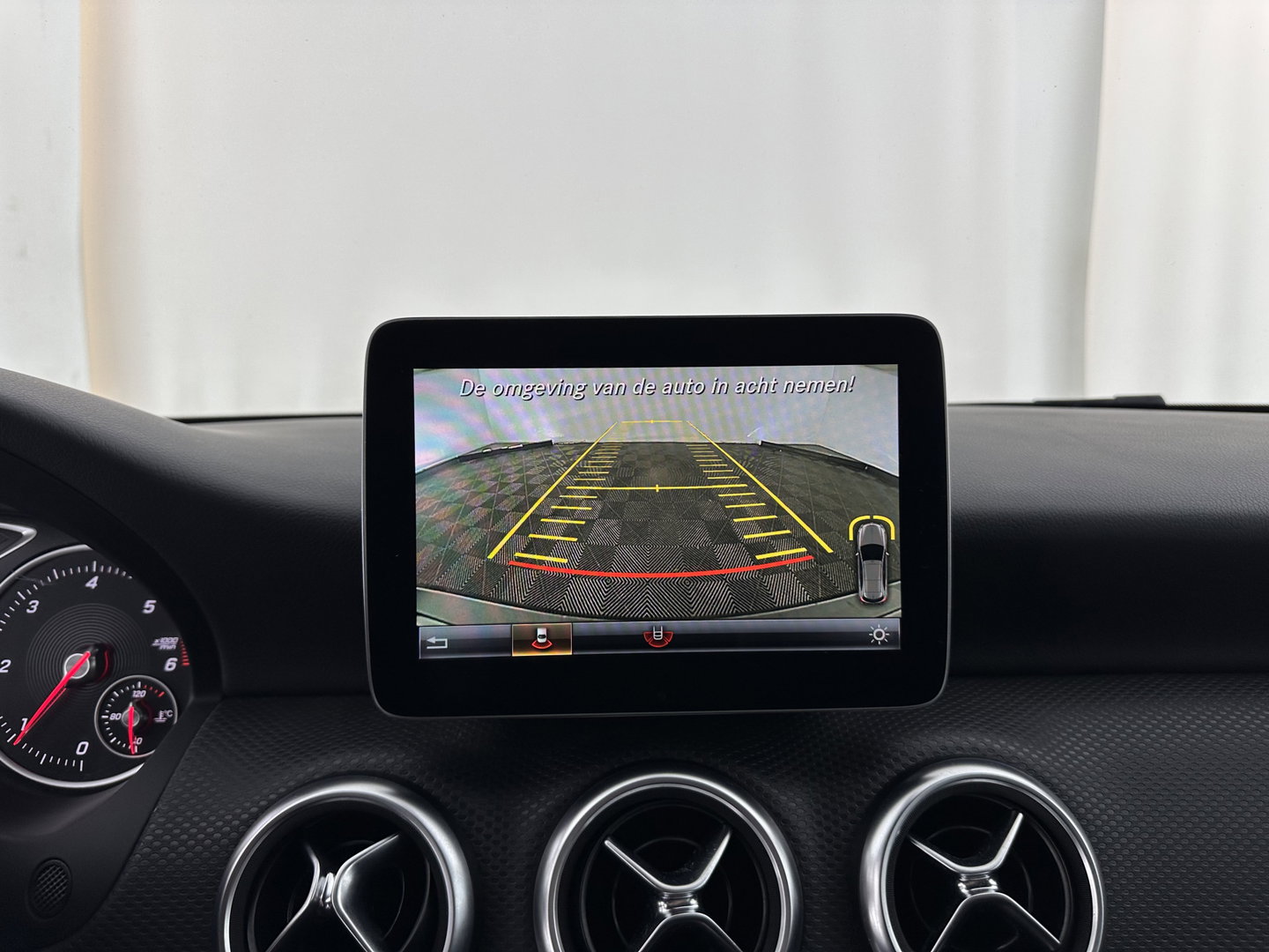 Mercedes-Benz A-Klasse 180 d Business Solution *LEATHER-FABRIC | FULL-LED | NAVI-FULLMAP | CAMERA | HEATED-SPORTSEATS | PRIVACY-GLASS | ECC | PDC | CRUISE | 16''ALU*