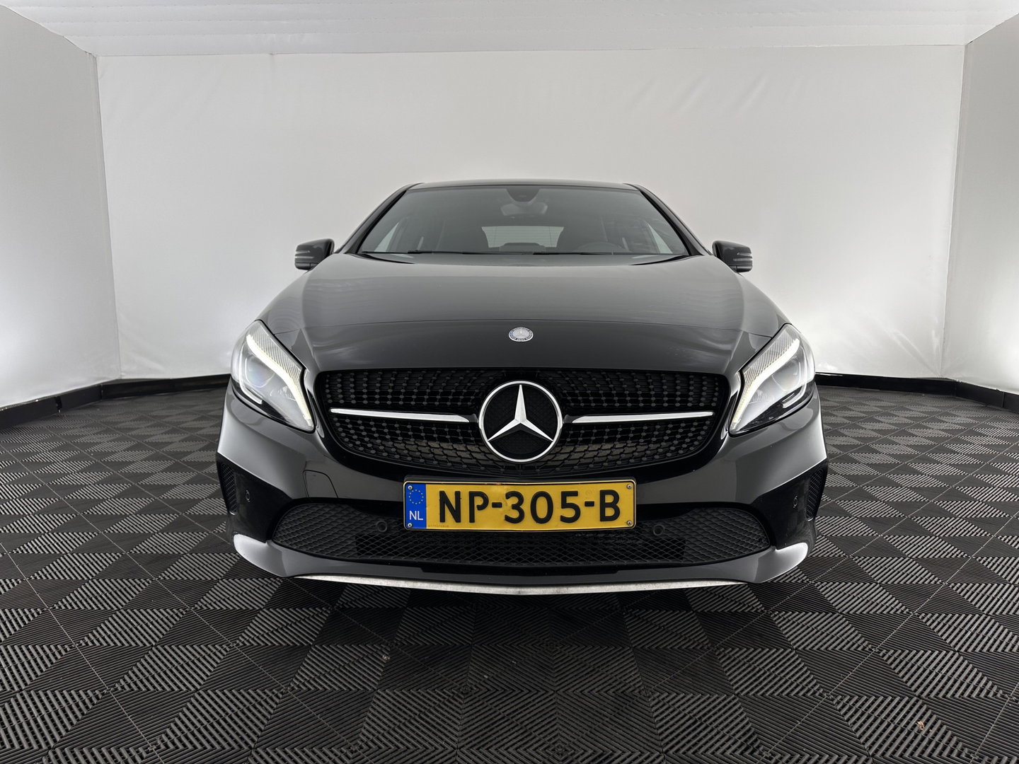 Mercedes-Benz A-Klasse 180 d Business Solution *LEATHER-FABRIC | FULL-LED | NAVI-FULLMAP | CAMERA | HEATED-SPORTSEATS | PRIVACY-GLASS | ECC | PDC | CRUISE | 16''ALU*