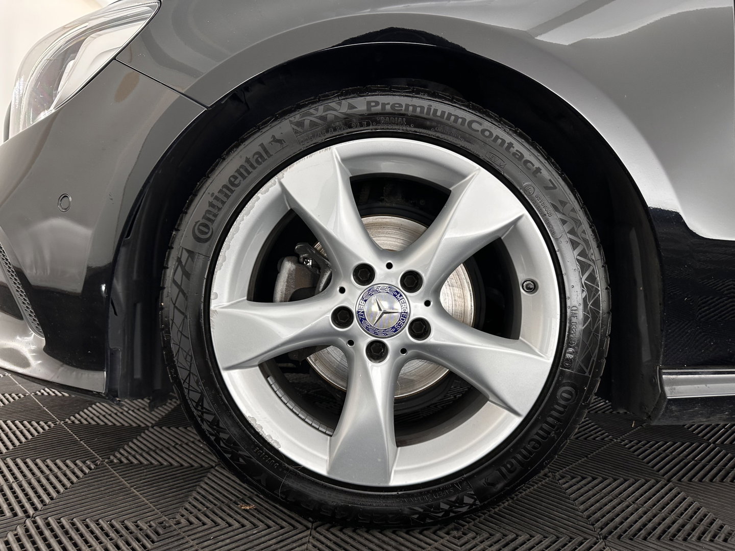 Mercedes-Benz A-Klasse 180 d Business Solution *LEATHER-FABRIC | FULL-LED | NAVI-FULLMAP | CAMERA | HEATED-SPORTSEATS | PRIVACY-GLASS | ECC | PDC | CRUISE | 16''ALU*