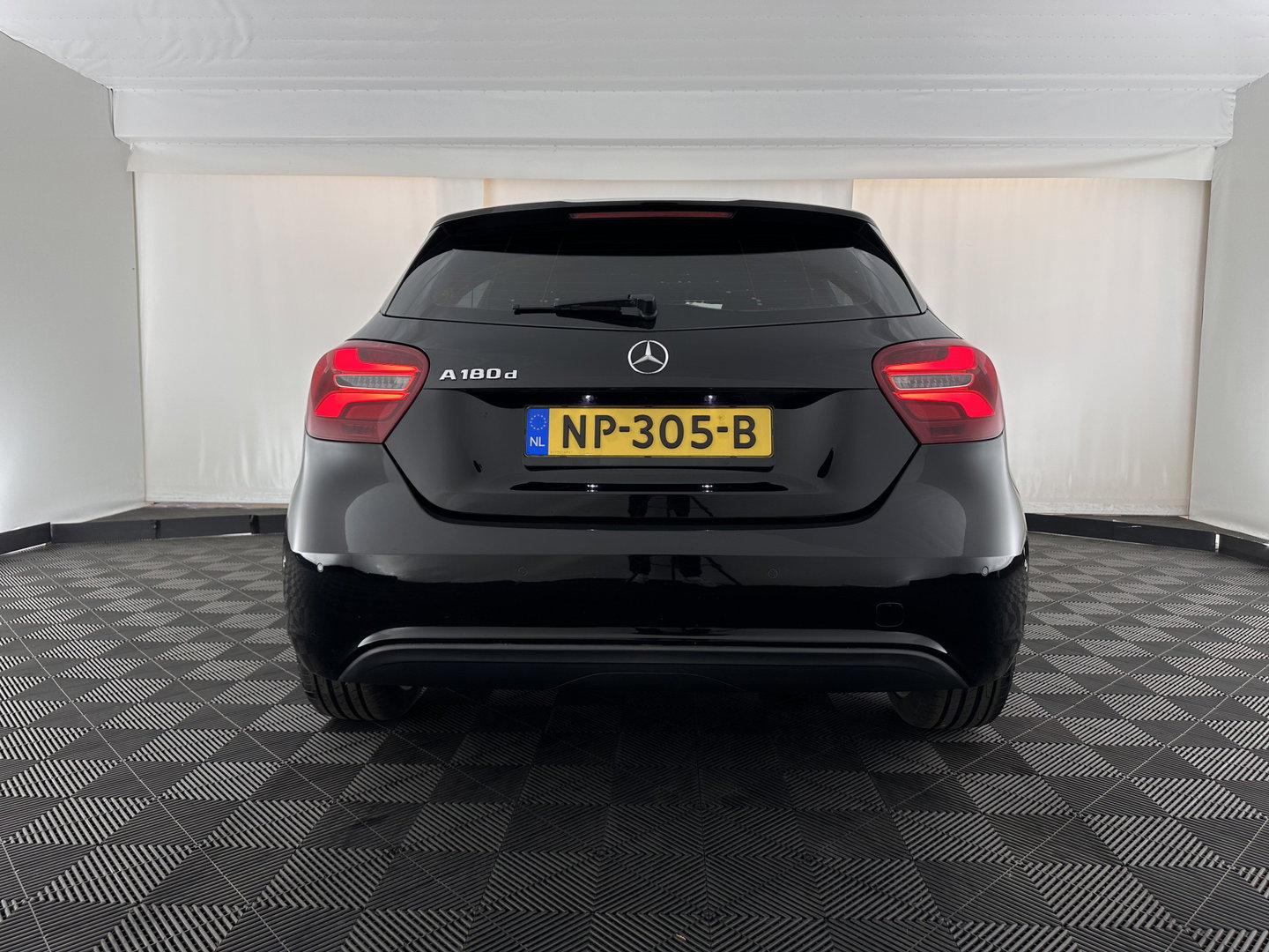 Mercedes-Benz A-Klasse 180 d Business Solution *LEATHER-FABRIC | FULL-LED | NAVI-FULLMAP | CAMERA | HEATED-SPORTSEATS | PRIVACY-GLASS | ECC | PDC | CRUISE | 16''ALU*