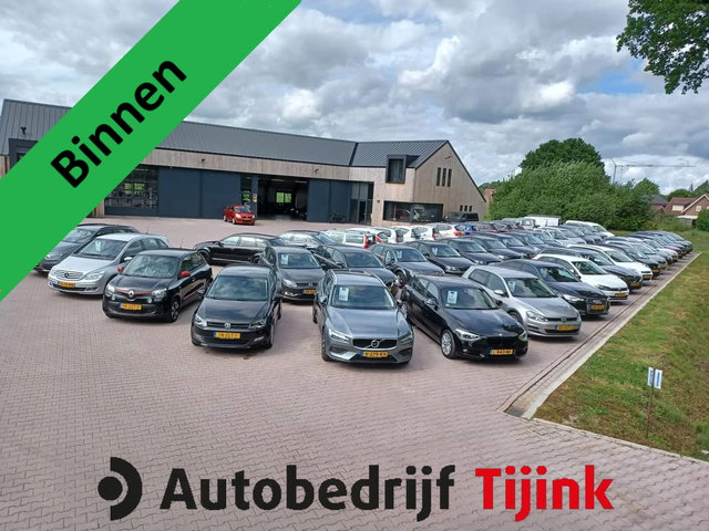 Volvo V40 - Cross Country 2.0 T3 Momentum | Xenon | Trekhaak | Stoelverwarming | Navi | PDC | Cruise | LMV 18" |