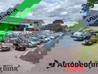 Volvo V40 - Cross Country 2.0 T3 Momentum | Xenon | Trekhaak | Stoelverwarming | Navi | PDC | Cruise | LMV 18" |