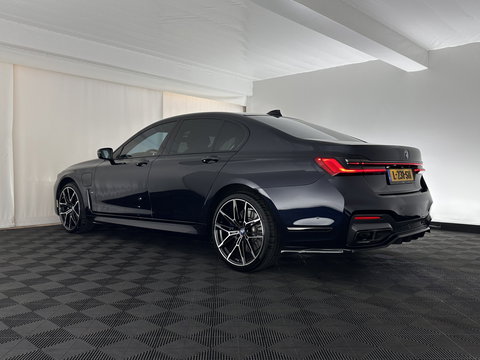 BMW 7 Serie 745e High Executive M-Sportpack *PANO | LEATHER | LASER-LIGHT | HEAD-UP | ADAPTIVE-CRUISE | BLINDSPOT | SOFT-CLOSE | HARMAN/KARDON | NIGHT-VISION | MEMORY-PACK | DIGI-COCKPIT | KEYLESS | DAB+ | CAMERA | HEATED-COMFORTSEATS