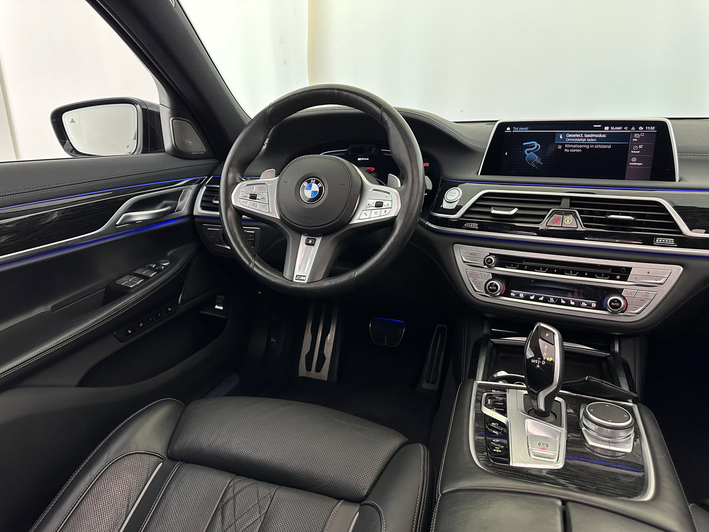 BMW 7 Serie 745e High Executive M-Sportpack *PANO | LEATHER | LASER-LIGHT | HEAD-UP | ADAPTIVE-CRUISE | BLINDSPOT | SOFT-CLOSE | HARMAN/KARDON | NIGHT-VISION | MEMORY-PACK | DIGI-COCKPIT | KEYLESS | DAB+ | CAMERA | HEATED-COMFORTSEATS