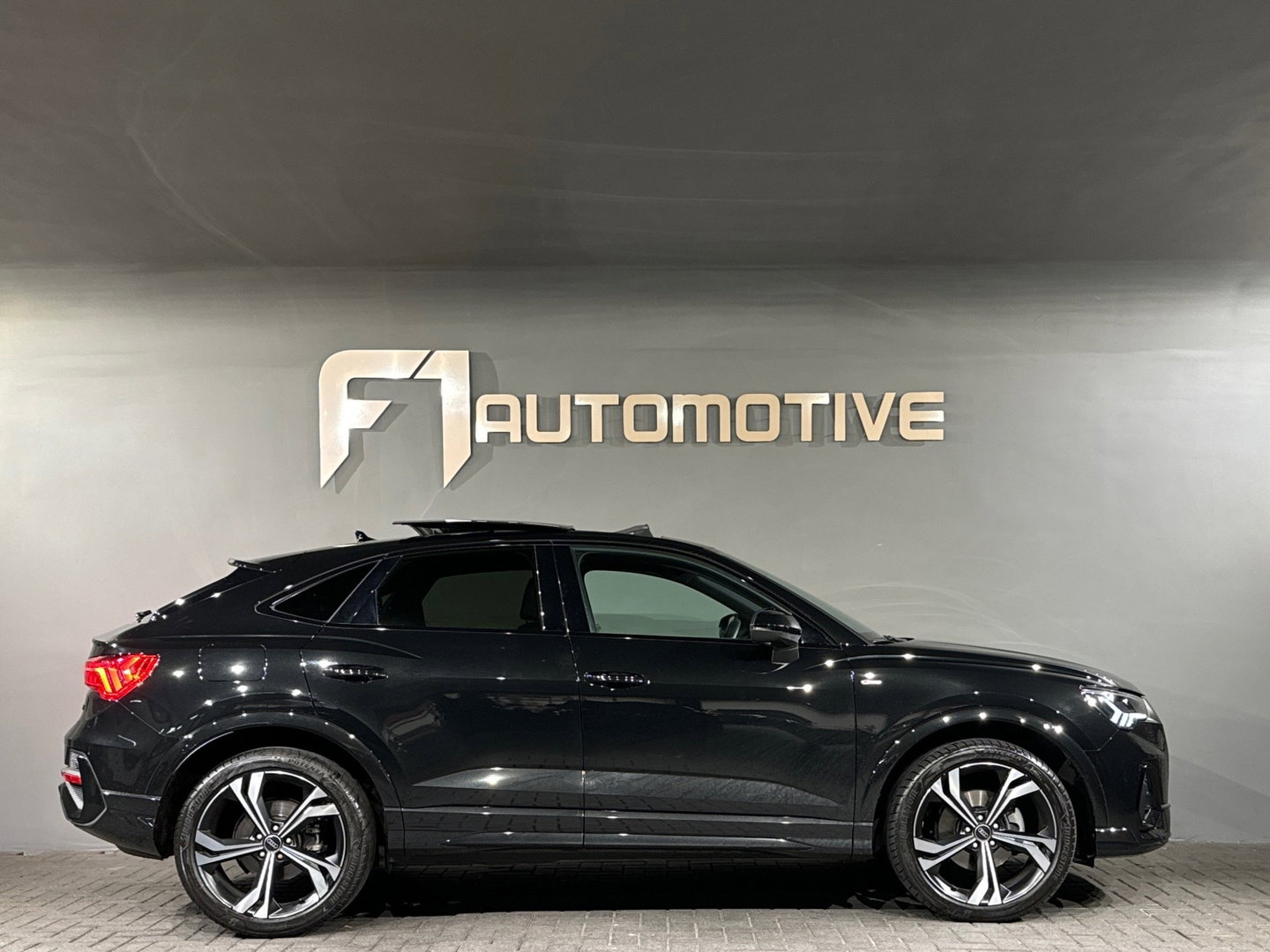 Audi Q3 Sportback 35 TFSI 3x S Line Pano|Sfeer|Keyles|Trekhaak