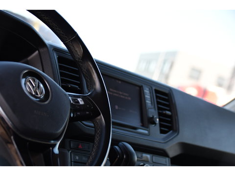 Volkswagen Crafter 30 2.0 TDI L3H3 PB Edition Camera, Adaptieve Cruise, Carplay, LED, Leder, 177pk, Automaat, Stoelverwarming, Vooruit verwarming, Stuur verwarming, Uniek!