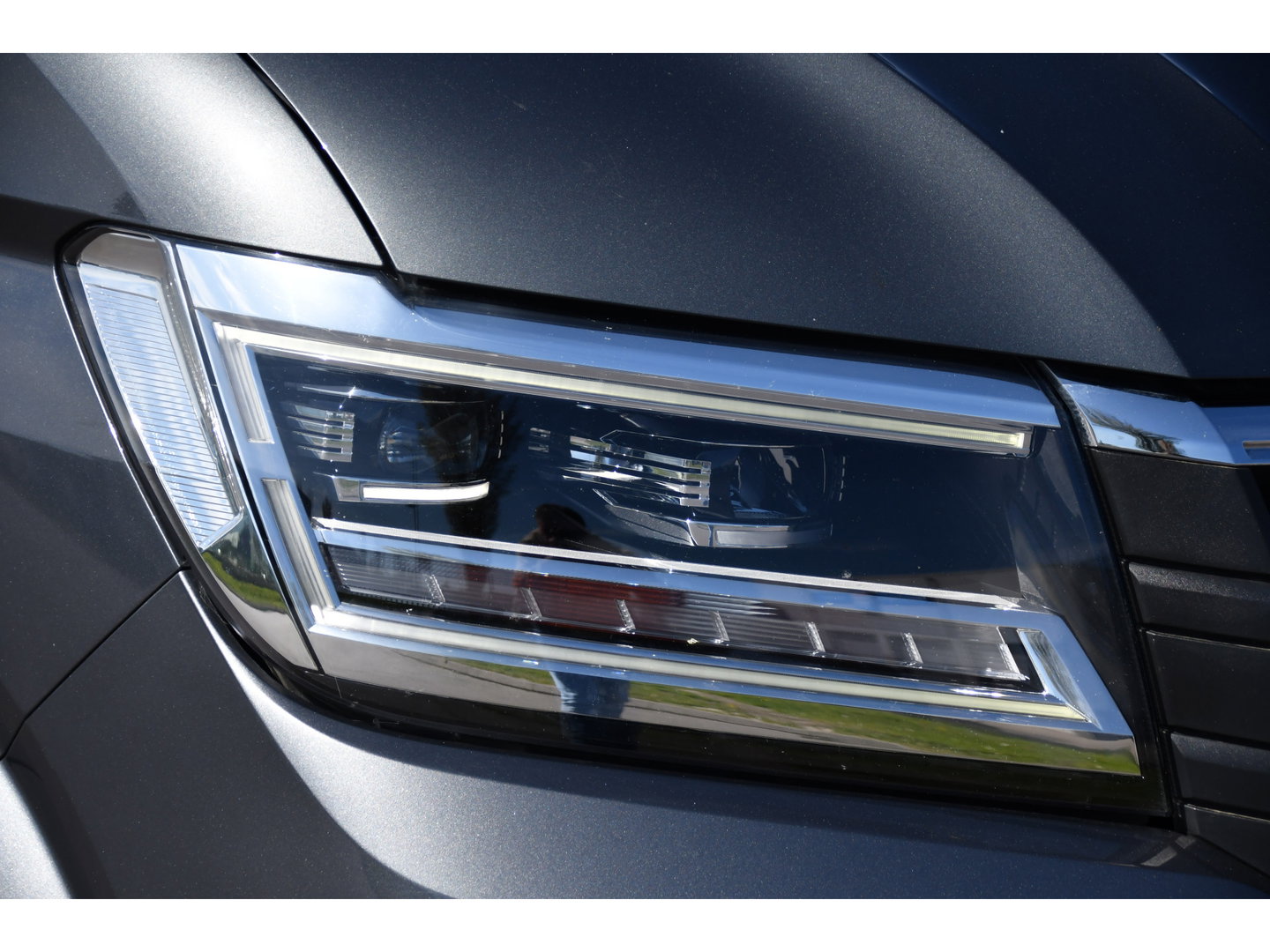 Volkswagen Crafter 30 2.0 TDI L3H3 PB Edition Camera, Adaptieve Cruise, Carplay, LED, Leder, 177pk, Automaat, Stoelverwarming, Vooruit verwarming, Stuur verwarming, Uniek!