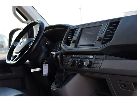 Volkswagen Crafter 30 2.0 TDI L3H3 PB Edition Camera, Adaptieve Cruise, Carplay, LED, Leder, 177pk, Automaat, Stoelverwarming, Vooruit verwarming, Stuur verwarming, Uniek!