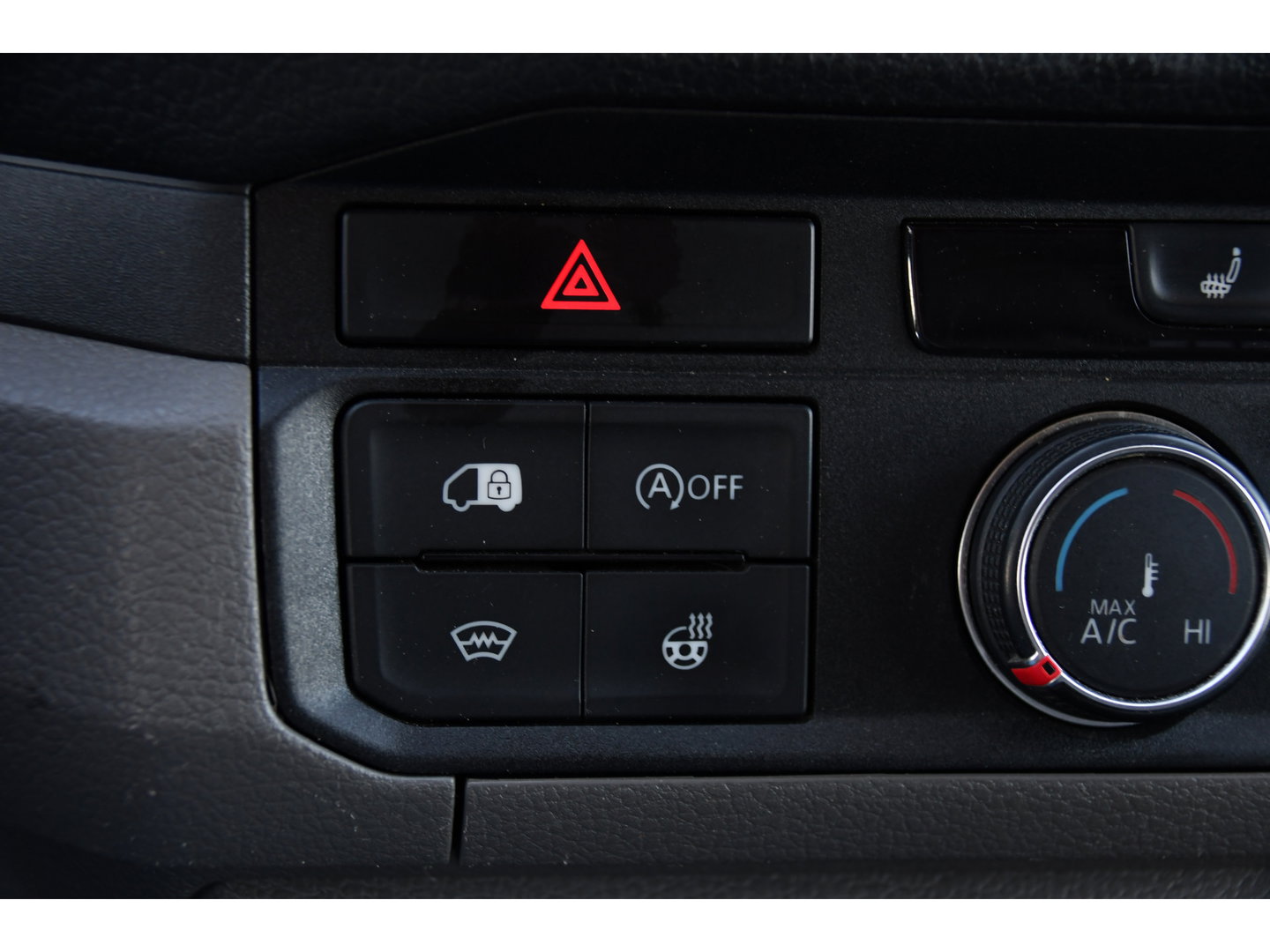 Volkswagen Crafter 30 2.0 TDI L3H3 PB Edition Camera, Adaptieve Cruise, Carplay, LED, Leder, 177pk, Automaat, Stoelverwarming, Vooruit verwarming, Stuur verwarming, Uniek!