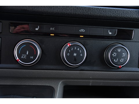 Volkswagen Crafter 30 2.0 TDI L3H3 PB Edition Camera, Adaptieve Cruise, Carplay, LED, Leder, 177pk, Automaat, Stoelverwarming, Vooruit verwarming, Stuur verwarming, Uniek!
