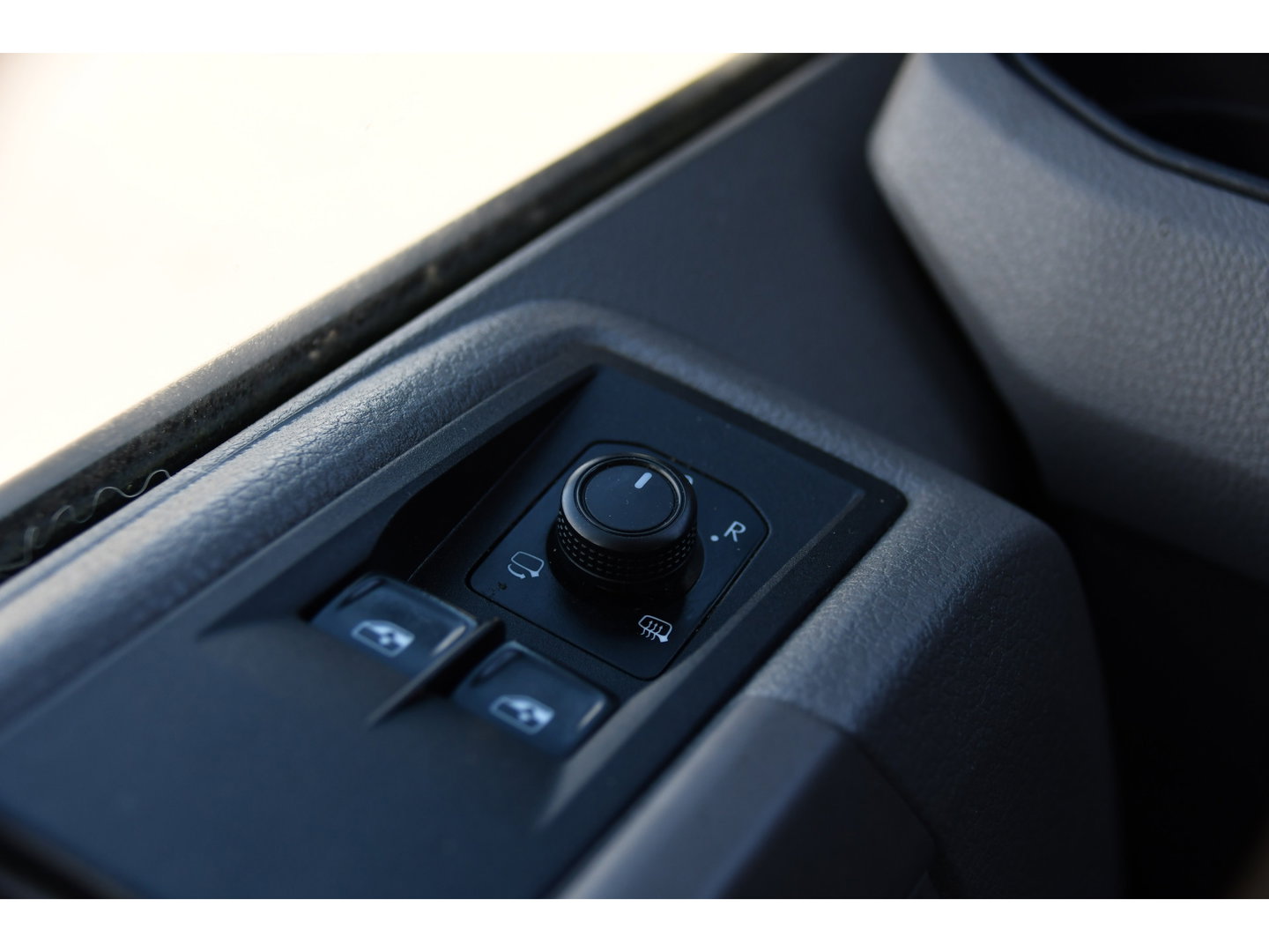 Volkswagen Crafter 30 2.0 TDI L3H3 PB Edition Camera, Adaptieve Cruise, Carplay, LED, Leder, 177pk, Automaat, Stoelverwarming, Vooruit verwarming, Stuur verwarming, Uniek!