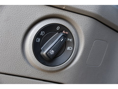 Volkswagen Crafter 30 2.0 TDI L3H3 PB Edition Camera, Adaptieve Cruise, Carplay, LED, Leder, 177pk, Automaat, Stoelverwarming, Vooruit verwarming, Stuur verwarming, Uniek!