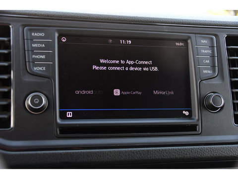 Volkswagen Crafter 30 2.0 TDI L3H3 PB Edition Camera, Adaptieve Cruise, Carplay, LED, Leder, 177pk, Automaat, Stoelverwarming, Vooruit verwarming, Stuur verwarming, Uniek!