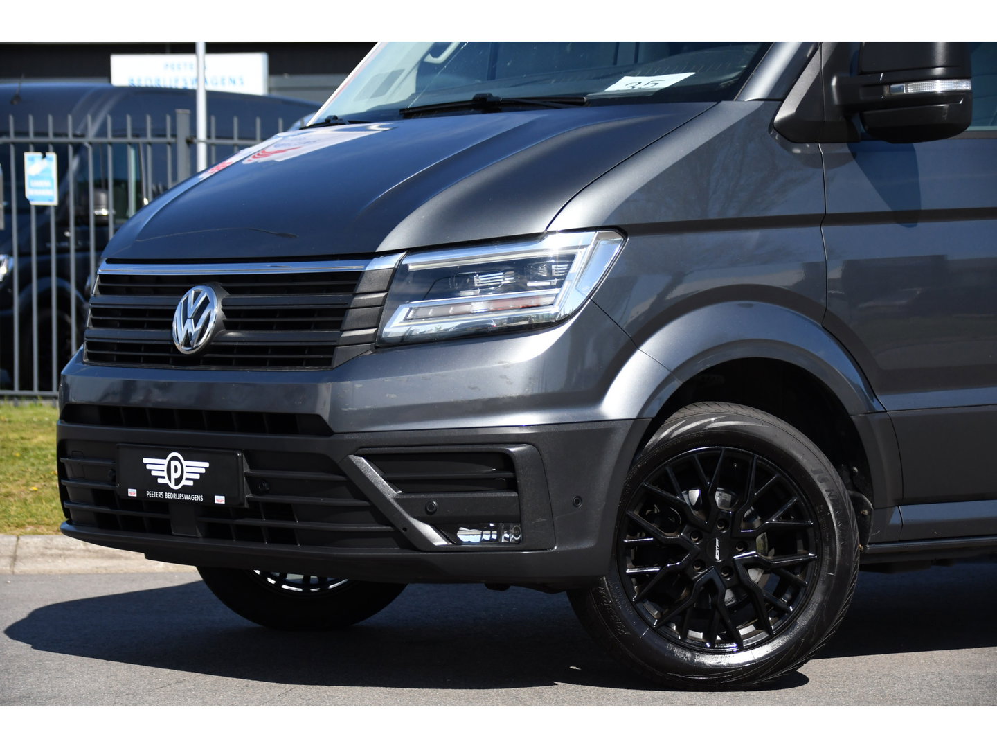 Volkswagen Crafter 30 2.0 TDI L3H3 PB Edition Camera, Adaptieve Cruise, Carplay, LED, Leder, 177pk, Automaat, Stoelverwarming, Vooruit verwarming, Stuur verwarming, Uniek!