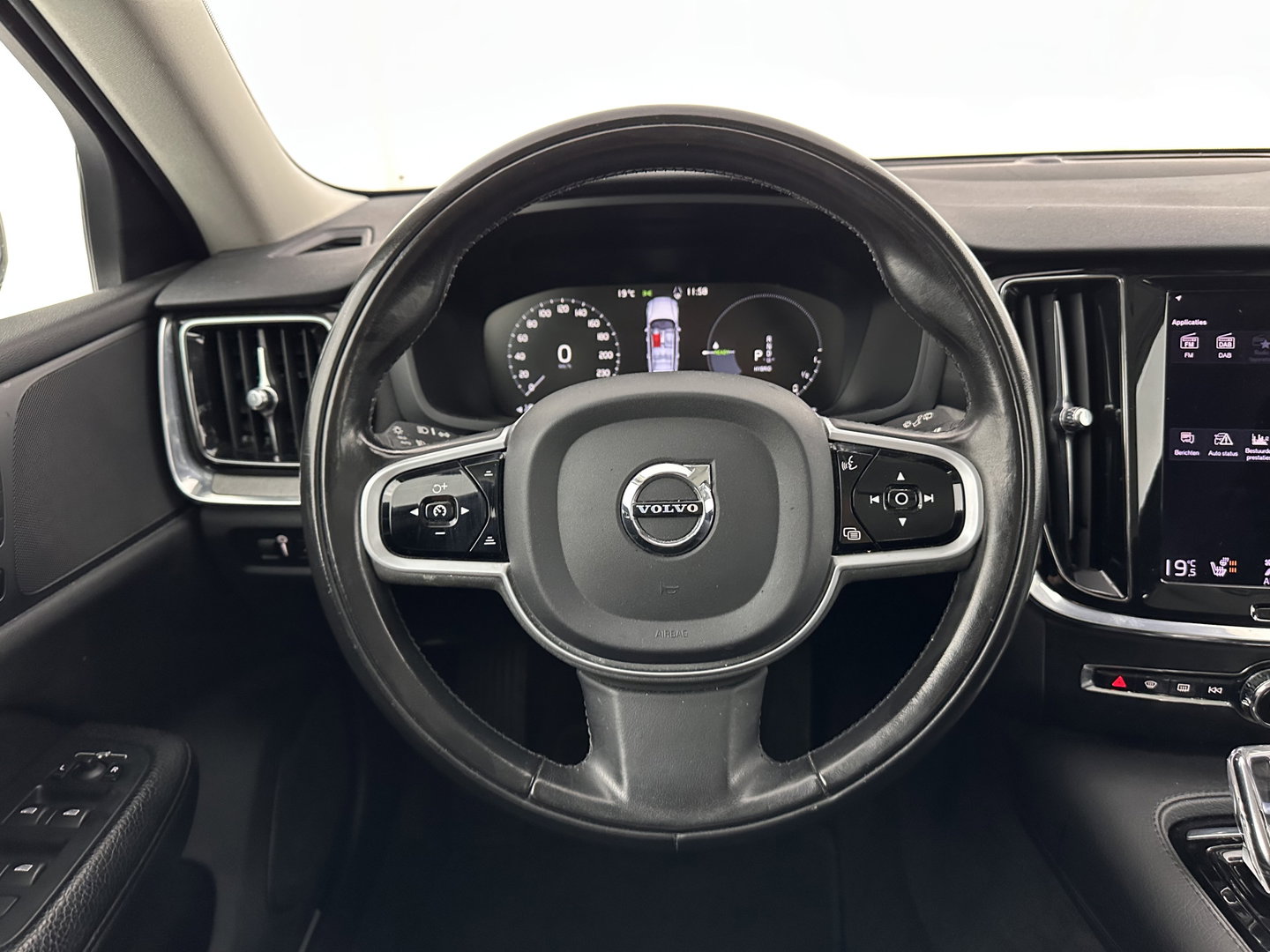 Volvo V60 2.0 T8 Recharge AWD Inscription (INCL.BTW) Aut. *LEATHER | FULL-LED | ADAPTIVE-CRUISE | MEMORY-PACK | KEYLESS | BLINDSPOT | TOP-VIEW | DIGI-COCKPIT | LANE-ASSIST | NAVI-FULLMAP | TOWBAR | HEATED-SEATS | ECC | PDC | DAB | 18