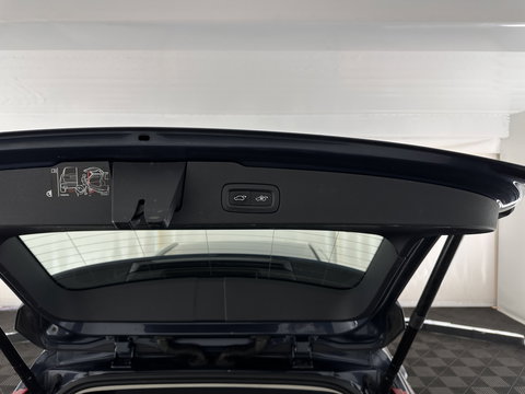 Volvo V60 2.0 T8 Recharge AWD Inscription (INCL.BTW) Aut. *LEATHER | FULL-LED | ADAPTIVE-CRUISE | MEMORY-PACK | KEYLESS | BLINDSPOT | TOP-VIEW | DIGI-COCKPIT | LANE-ASSIST | NAVI-FULLMAP | TOWBAR | HEATED-SEATS | ECC | PDC | DAB | 18