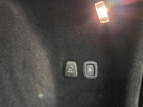 Volvo V60 2.0 T8 Recharge AWD Inscription (INCL.BTW) Aut. *LEATHER | FULL-LED | ADAPTIVE-CRUISE | MEMORY-PACK | KEYLESS | BLINDSPOT | TOP-VIEW | DIGI-COCKPIT | LANE-ASSIST | NAVI-FULLMAP | TOWBAR | HEATED-SEATS | ECC | PDC | DAB | 18