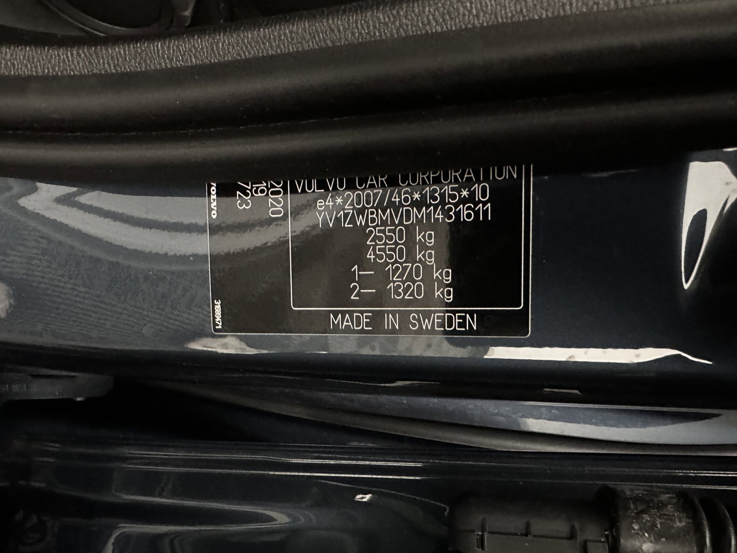 Volvo V60 2.0 T8 Recharge AWD Inscription (INCL.BTW) Aut. *LEATHER | FULL-LED | ADAPTIVE-CRUISE | MEMORY-PACK | KEYLESS | BLINDSPOT | TOP-VIEW | DIGI-COCKPIT | LANE-ASSIST | NAVI-FULLMAP | TOWBAR | HEATED-SEATS | ECC | PDC | DAB | 18