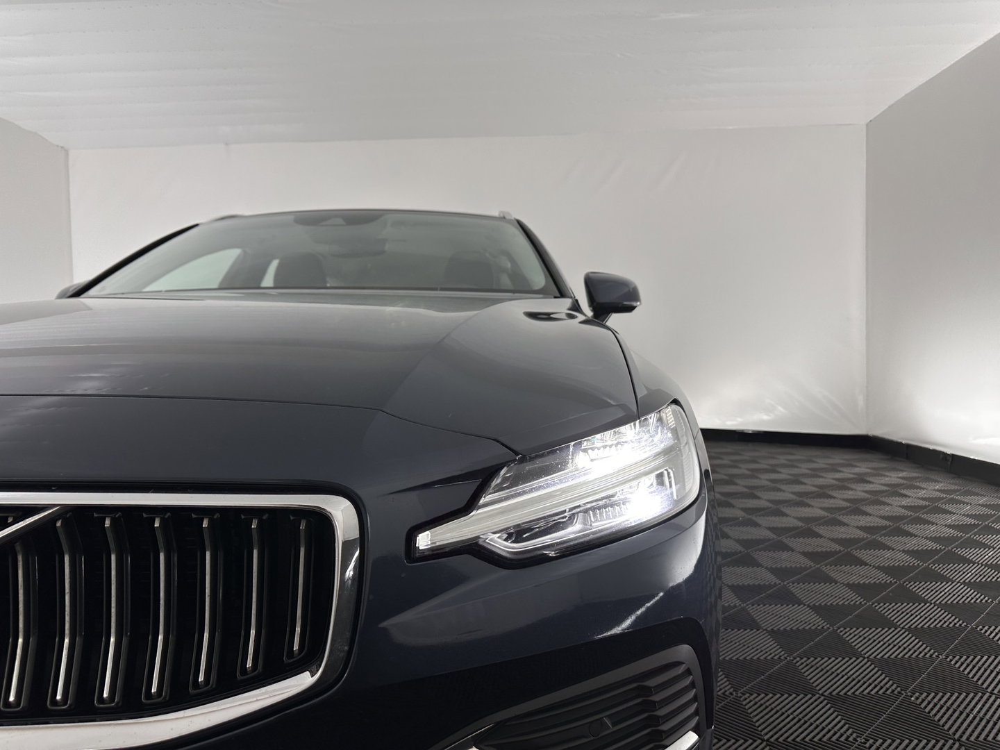 Volvo V60 2.0 T8 Recharge AWD Inscription (INCL.BTW) Aut. *LEATHER | FULL-LED | ADAPTIVE-CRUISE | MEMORY-PACK | KEYLESS | BLINDSPOT | TOP-VIEW | DIGI-COCKPIT | LANE-ASSIST | NAVI-FULLMAP | TOWBAR | HEATED-SEATS | ECC | PDC | DAB | 18