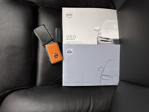 Volvo V60 2.0 T8 Recharge AWD Inscription (INCL.BTW) Aut. *LEATHER | FULL-LED | ADAPTIVE-CRUISE | MEMORY-PACK | KEYLESS | BLINDSPOT | TOP-VIEW | DIGI-COCKPIT | LANE-ASSIST | NAVI-FULLMAP | TOWBAR | HEATED-SEATS | ECC | PDC | DAB | 18
