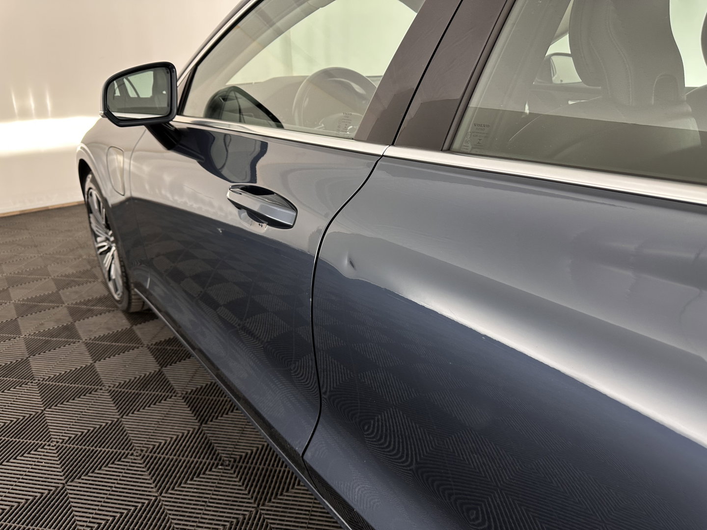 Volvo V60 2.0 T8 Recharge AWD Inscription (INCL.BTW) Aut. *LEATHER | FULL-LED | ADAPTIVE-CRUISE | MEMORY-PACK | KEYLESS | BLINDSPOT | TOP-VIEW | DIGI-COCKPIT | LANE-ASSIST | NAVI-FULLMAP | TOWBAR | HEATED-SEATS | ECC | PDC | DAB | 18