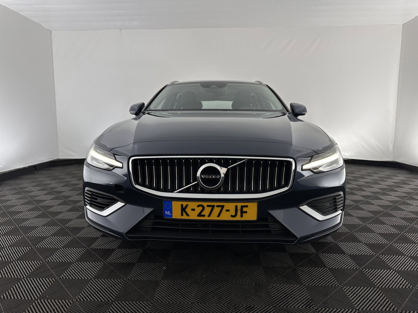 Volvo V60 2.0 T8 Recharge AWD Inscription (INCL.BTW) Aut. *LEATHER | FULL-LED | ADAPTIVE-CRUISE | MEMORY-PACK | KEYLESS | BLINDSPOT | TOP-VIEW | DIGI-COCKPIT | LANE-ASSIST | NAVI-FULLMAP | TOWBAR | HEATED-SEATS | ECC | PDC | DAB | 18