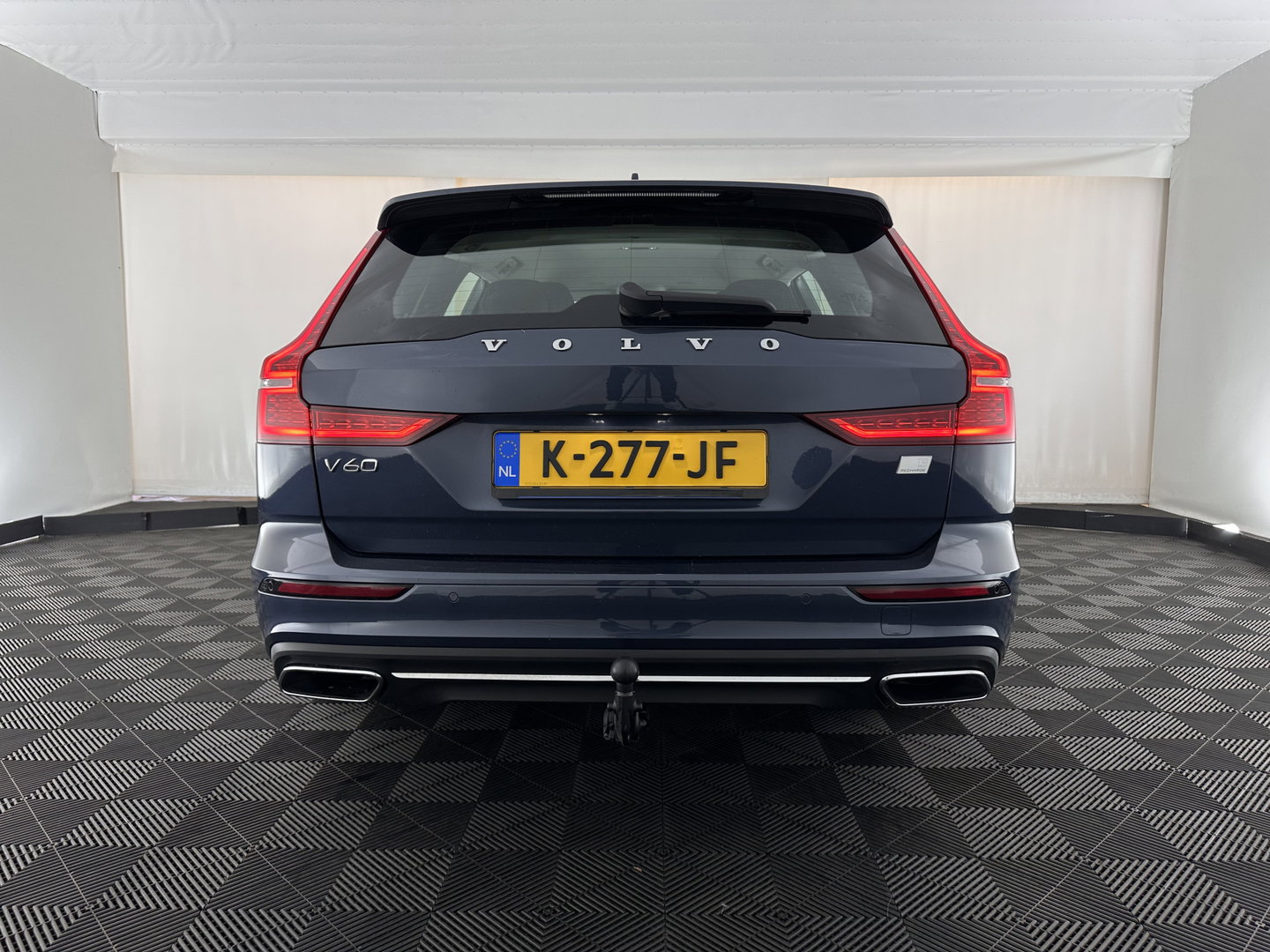 Volvo V60 2.0 T8 Recharge AWD Inscription (INCL.BTW) Aut. *LEATHER | FULL-LED | ADAPTIVE-CRUISE | MEMORY-PACK | KEYLESS | BLINDSPOT | TOP-VIEW | DIGI-COCKPIT | LANE-ASSIST | NAVI-FULLMAP | TOWBAR | HEATED-SEATS | ECC | PDC | DAB | 18
