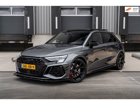Audi RS3 Sportback 2.5 TFSI RS3 400PK Quattro / B&O / panoramadak / Matrix