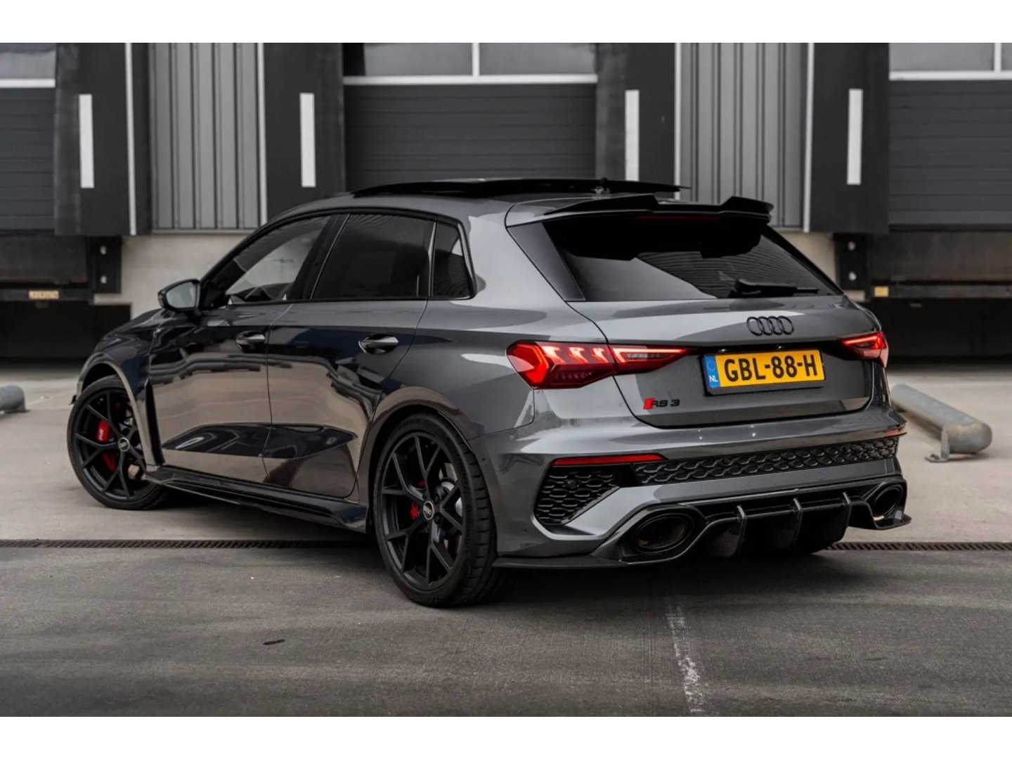 Audi RS3 Sportback 2.5 TFSI RS3 400PK Quattro / B&O / panoramadak / Matrix